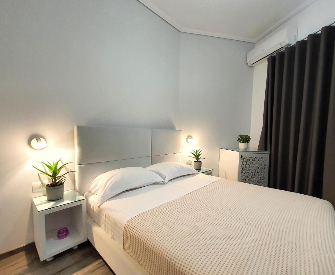Hotel Joan Sarandë Esterno foto