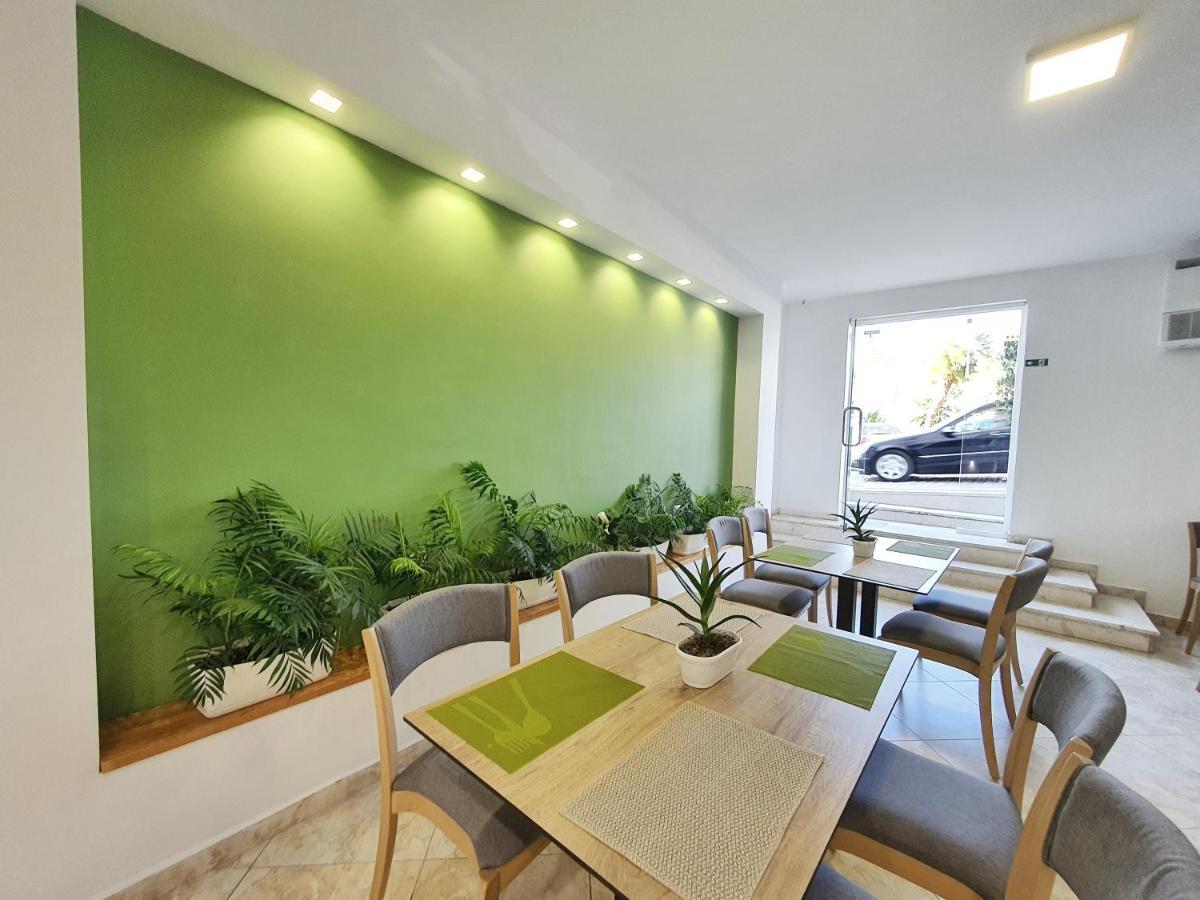 Hotel Joan Sarandë Esterno foto