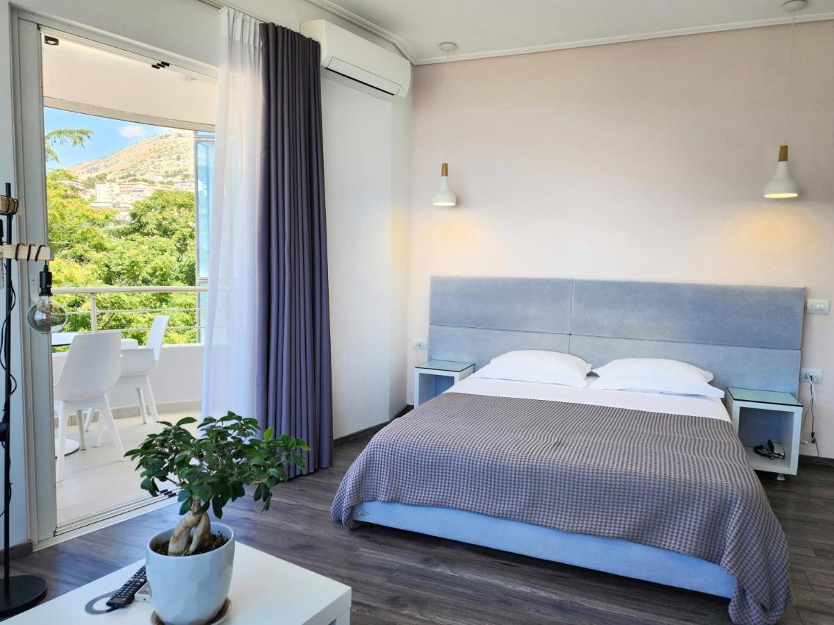 Hotel Joan Sarandë Esterno foto