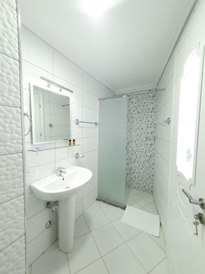 Hotel Joan Sarandë Esterno foto