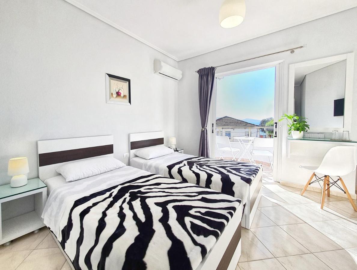 Hotel Joan Sarandë Esterno foto